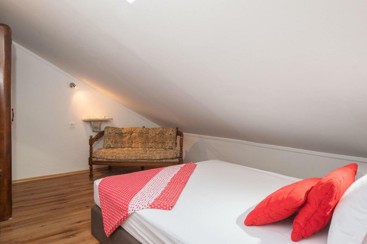Apartments Dalmatinska Kuca Milna  Dış mekan fotoğraf